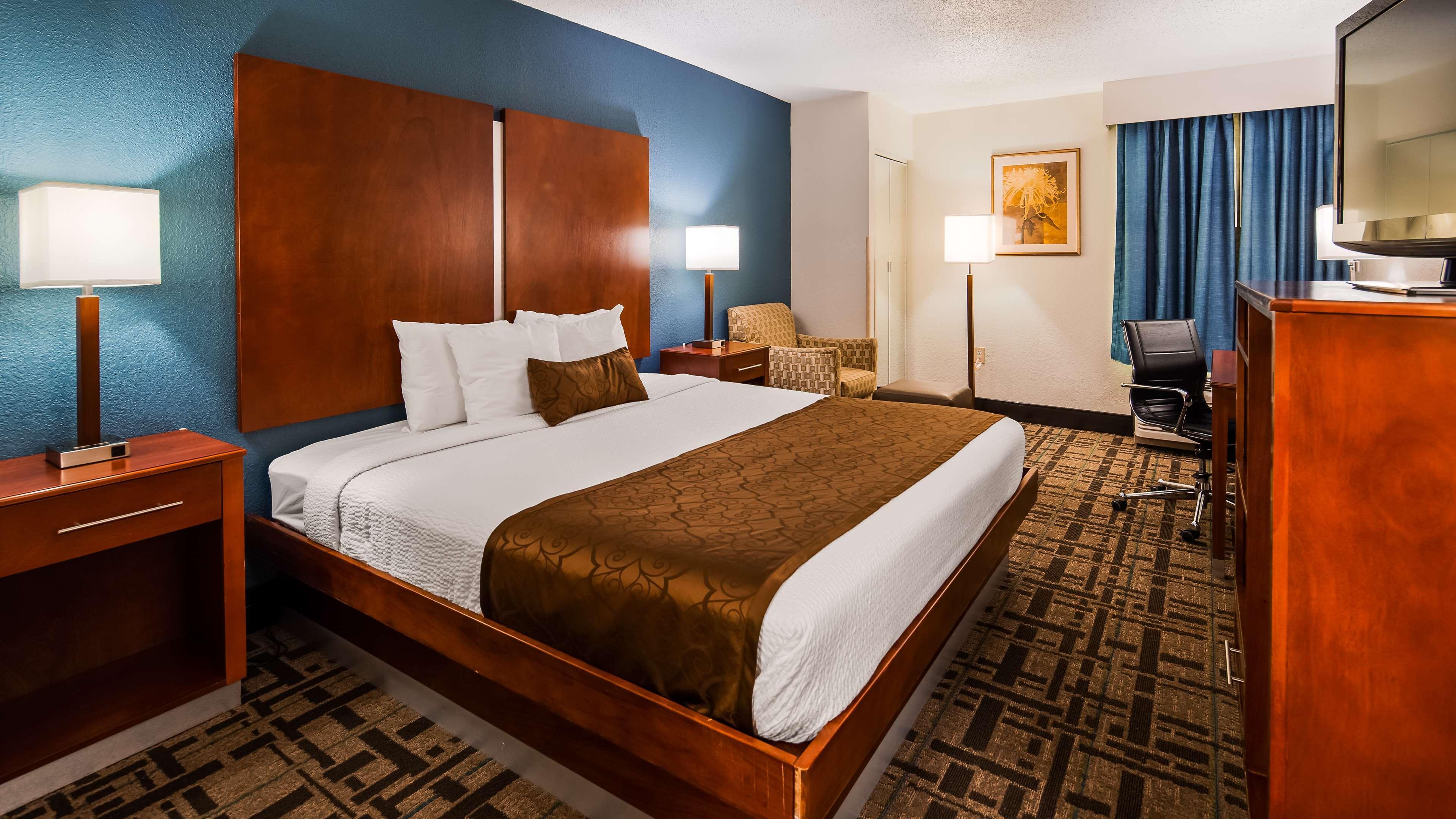 Best Western Plus Richmond Sandston Exterior photo