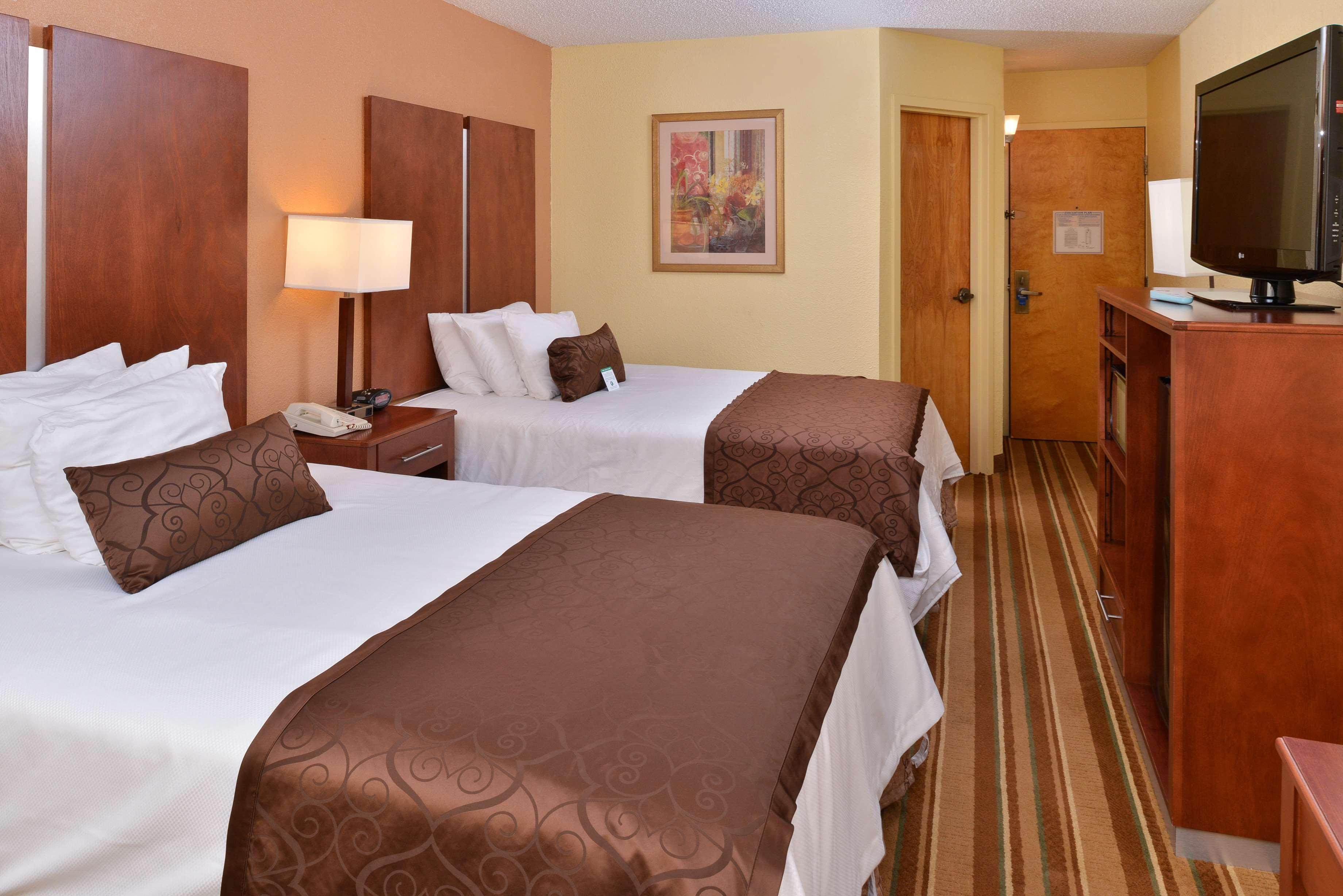 Best Western Plus Richmond Sandston Exterior photo