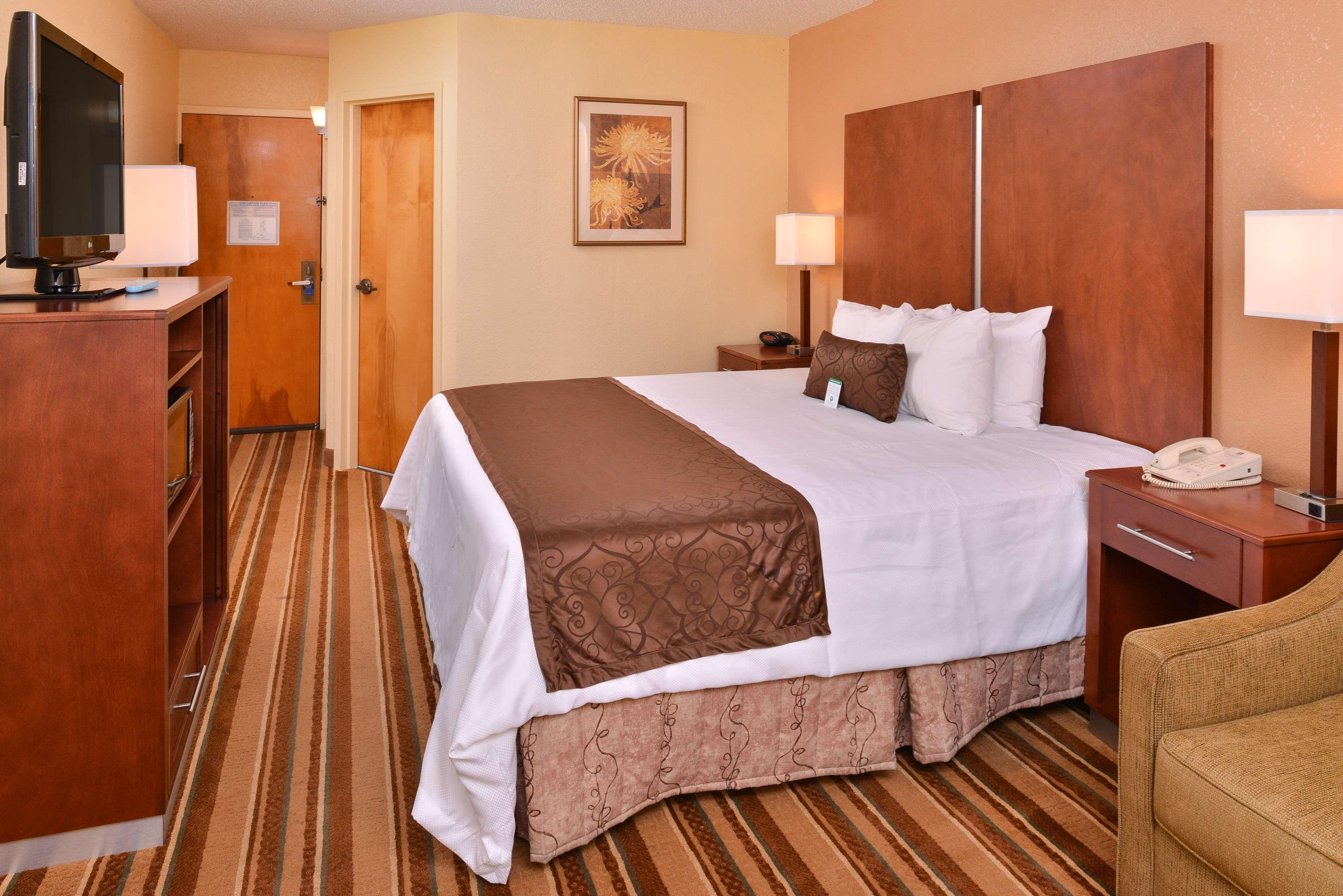Best Western Plus Richmond Sandston Exterior photo