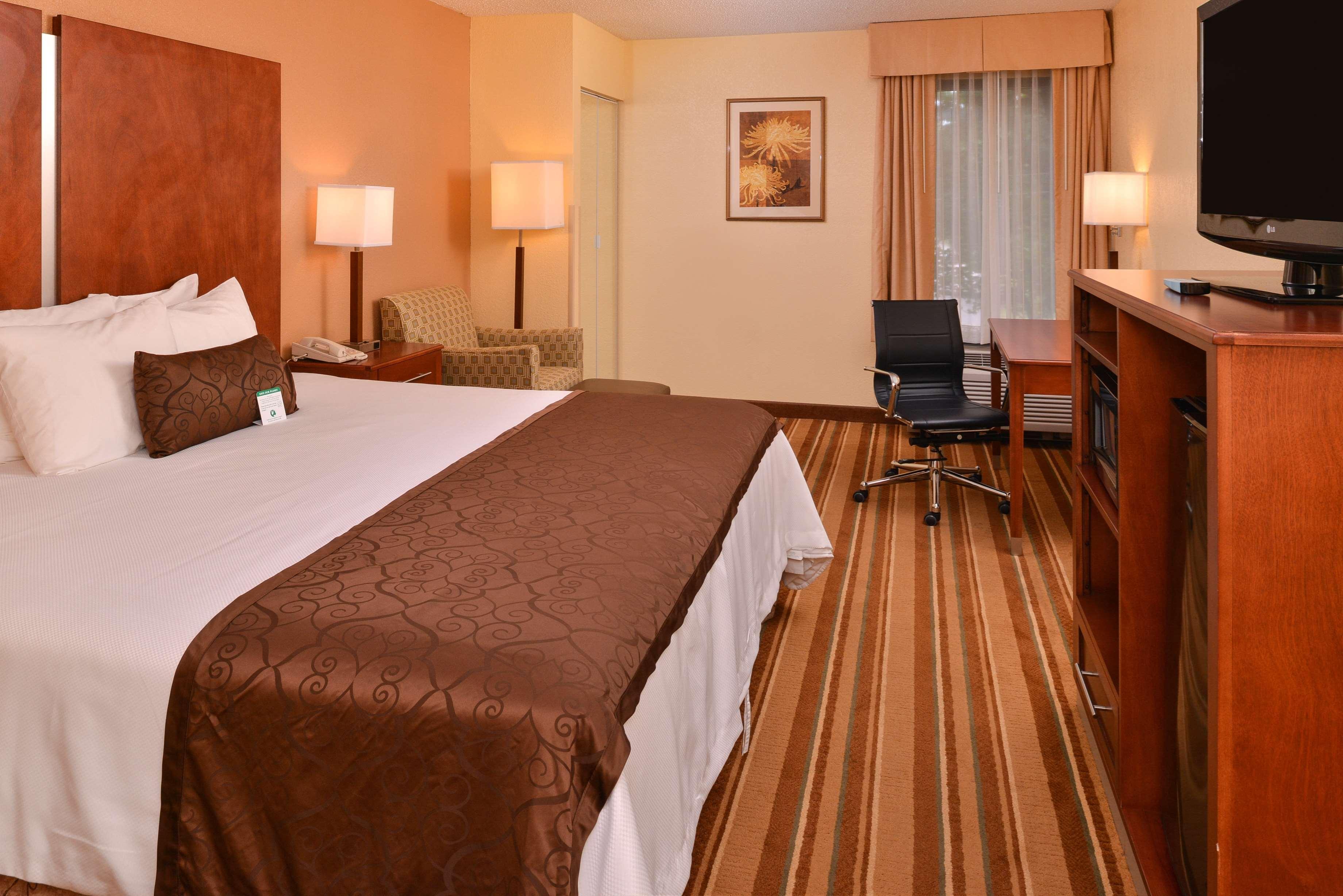 Best Western Plus Richmond Sandston Exterior photo
