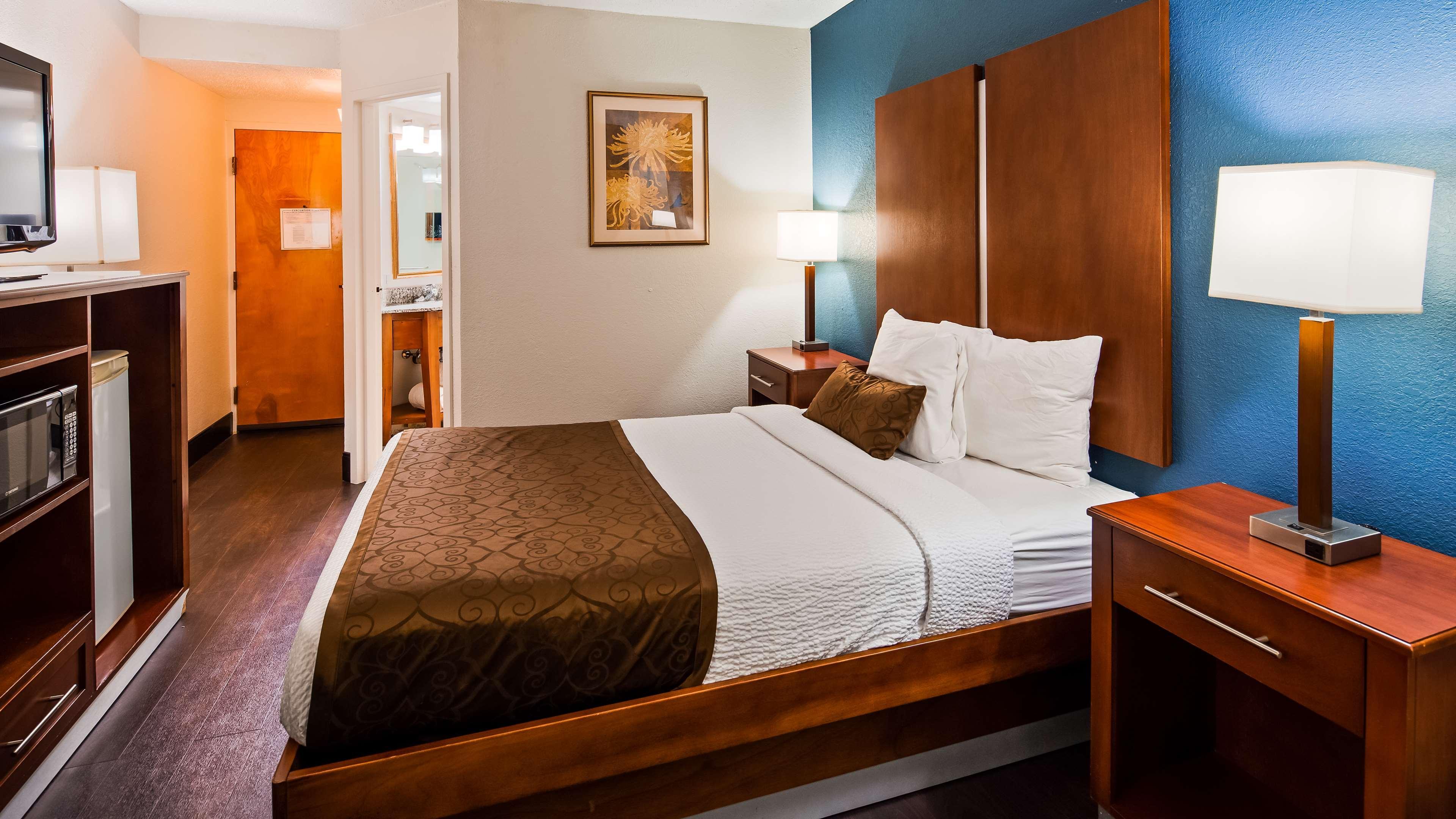 Best Western Plus Richmond Sandston Exterior photo
